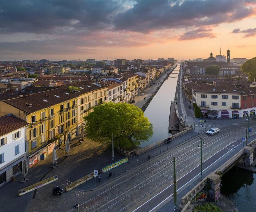 Navigli - Downtown - Duomo Spacious Two Bedroom Apartment - Close To Metro - Ac - Wi-Fi Mediolan Zewnętrze zdjęcie